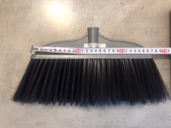 부드러운 강모 바닥 청소 빗자루 가정용 청소 도구에 대 한 긴 나무 손잡이와 긴 플라스틱 섬유 브러시